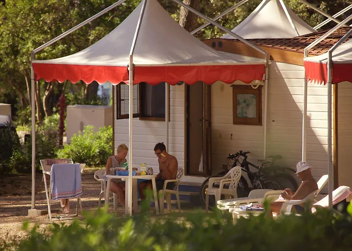 Kamp alanı Village Poljana Mali Lošinj