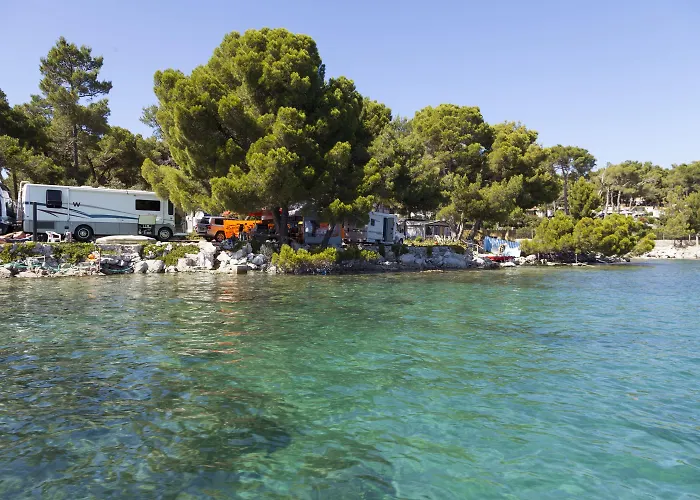 Village Poljana Kamp alanı Mali Lošinj
