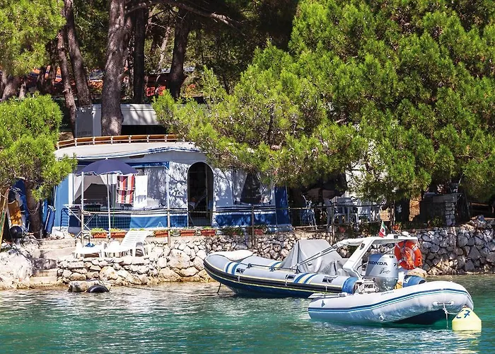 Kamp alanı Village Poljana Mali Lošinj